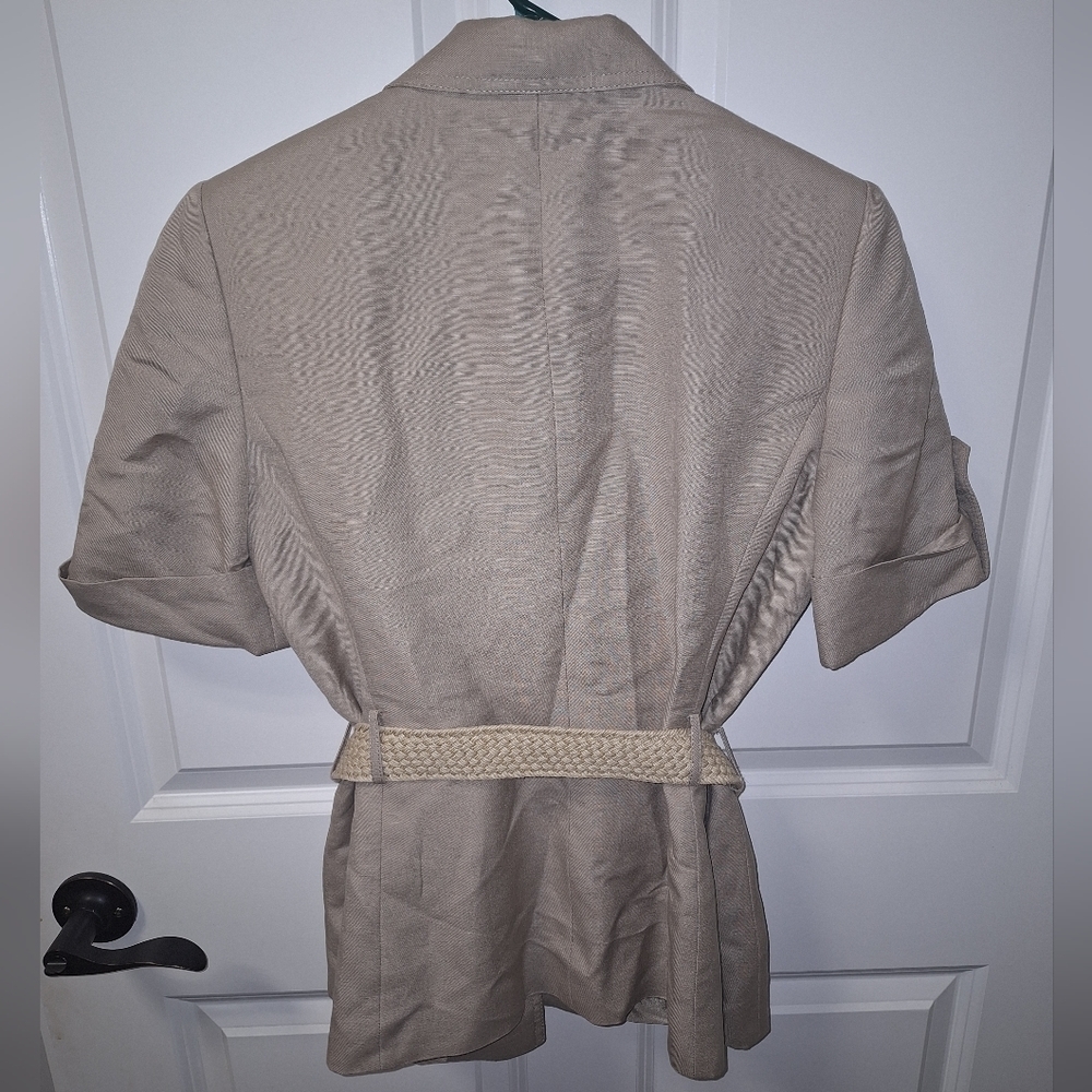A Tahari short sleeve button-down top with a waist belt. Pre-loved - Picture 3 of 6